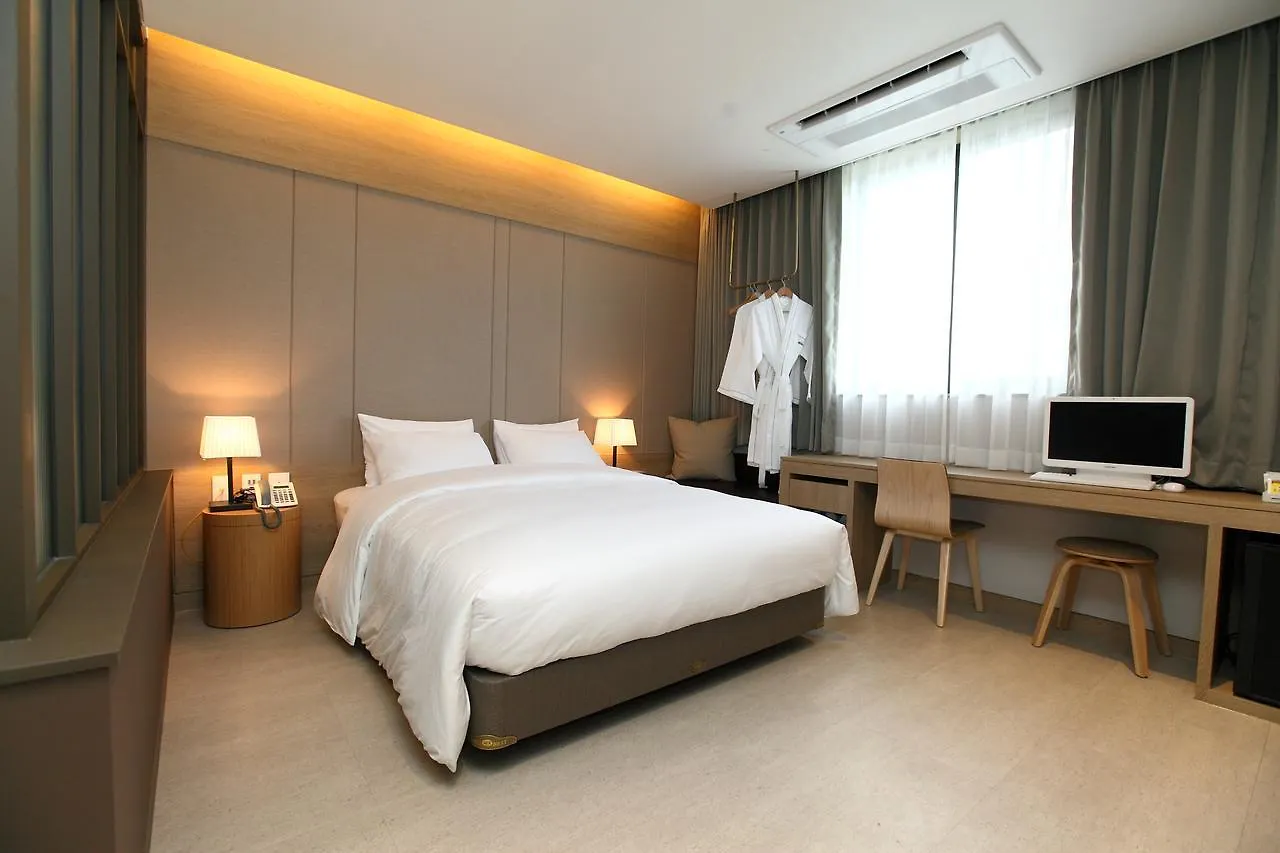 Bricks Hotel Seoul 3*,  South Korea